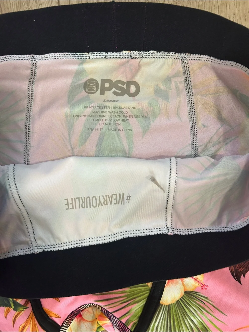 PSD Men's tropical Print Briefs - Pink. Size Large, NWOT open